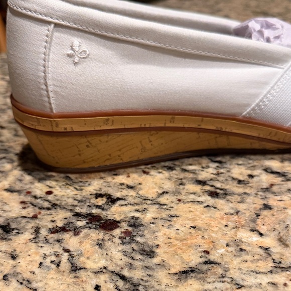 Grasshoppers Women's White Casual Flats - Picture 9 of 9